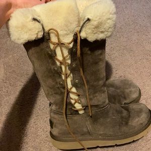 UGG women’s size 8 brown lace up tall boots